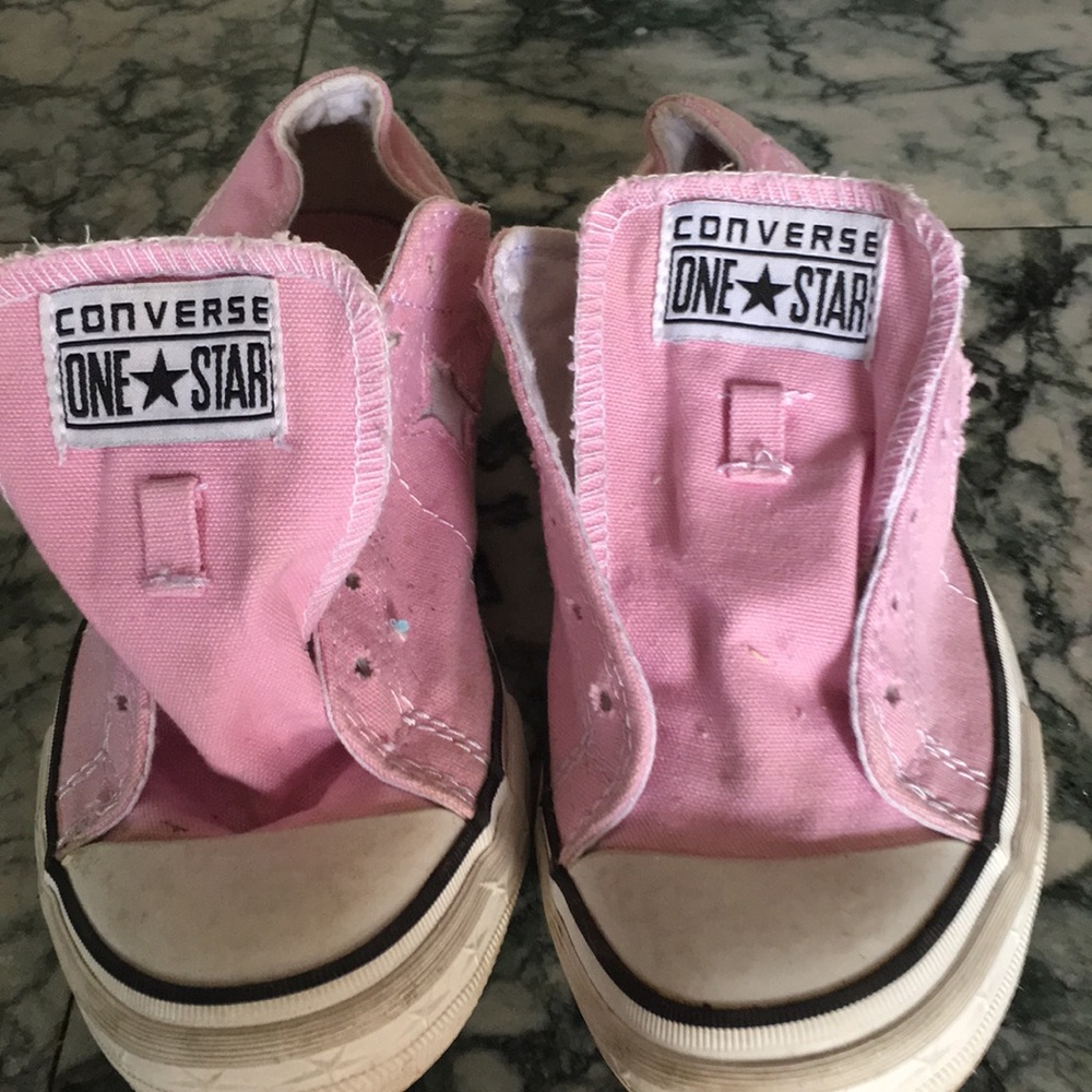 Pink girls converse sneakers